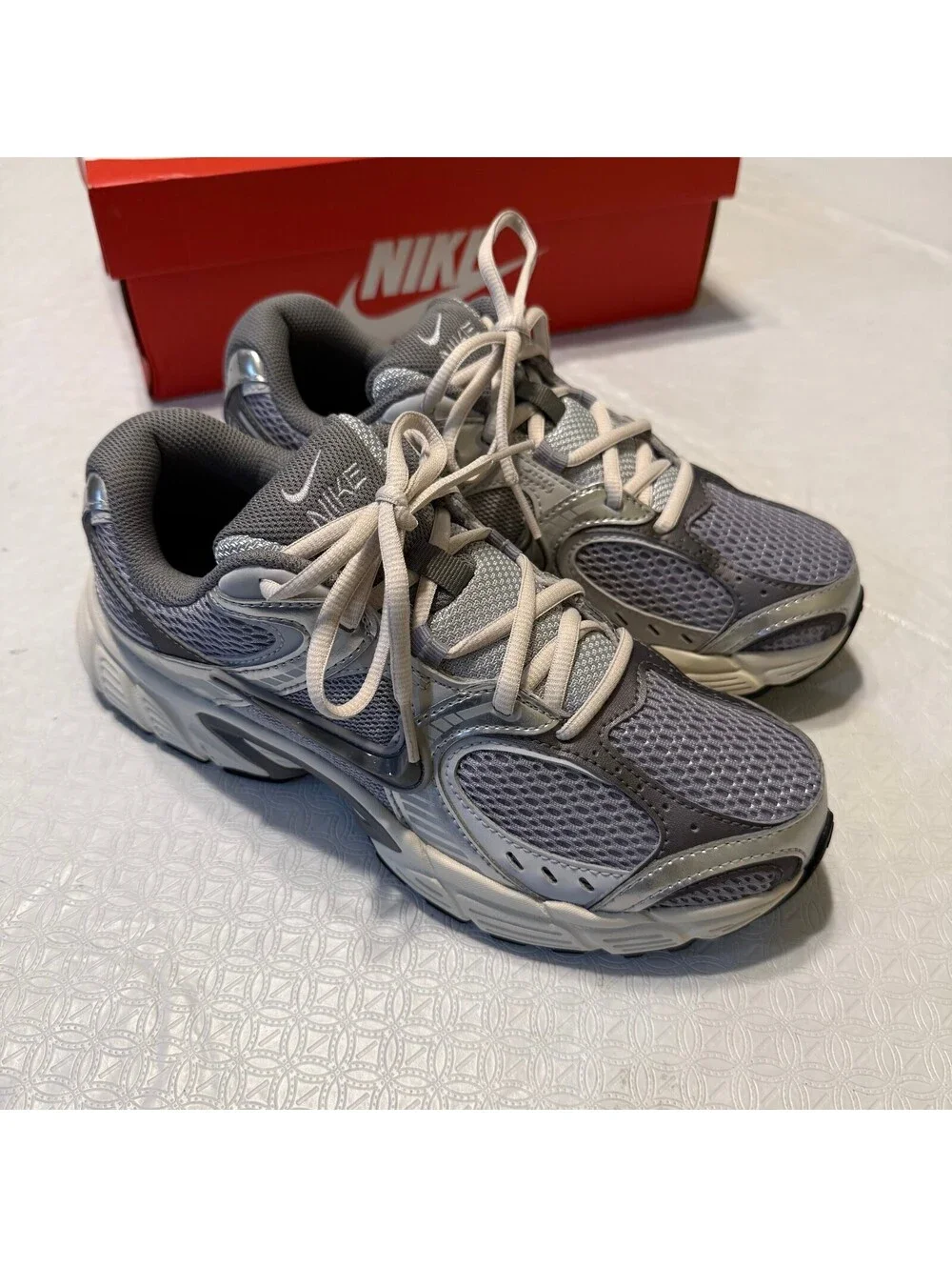 Nike V5 RNR Sneaker 8 Women's 6.5 Men's